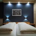 Meuble Garni Della Contea Hotel
