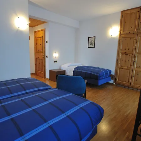 Meuble Garni Della Contea Hotell Bormio