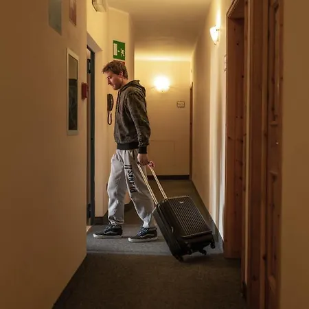 Hotell Meuble Garni Della Contea Bormio