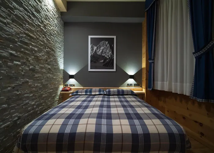 Meuble Garni Della Contea Hotell Bormio