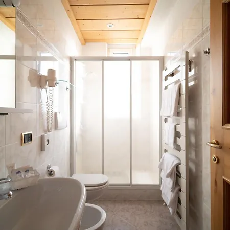 Meuble Garni Della Contea