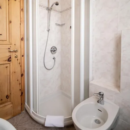 Hotel Meublè Garnì Della Contea Bormio