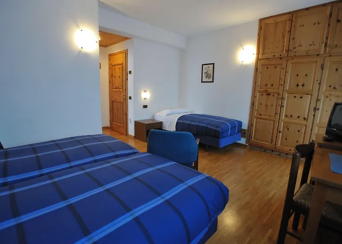 Meuble Garni Della Contea Hotel Bormio